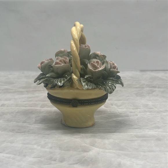 Vintage Miniature Basket Trinket Box Ks Collection Roses Porcelain - Picture 3 of 9